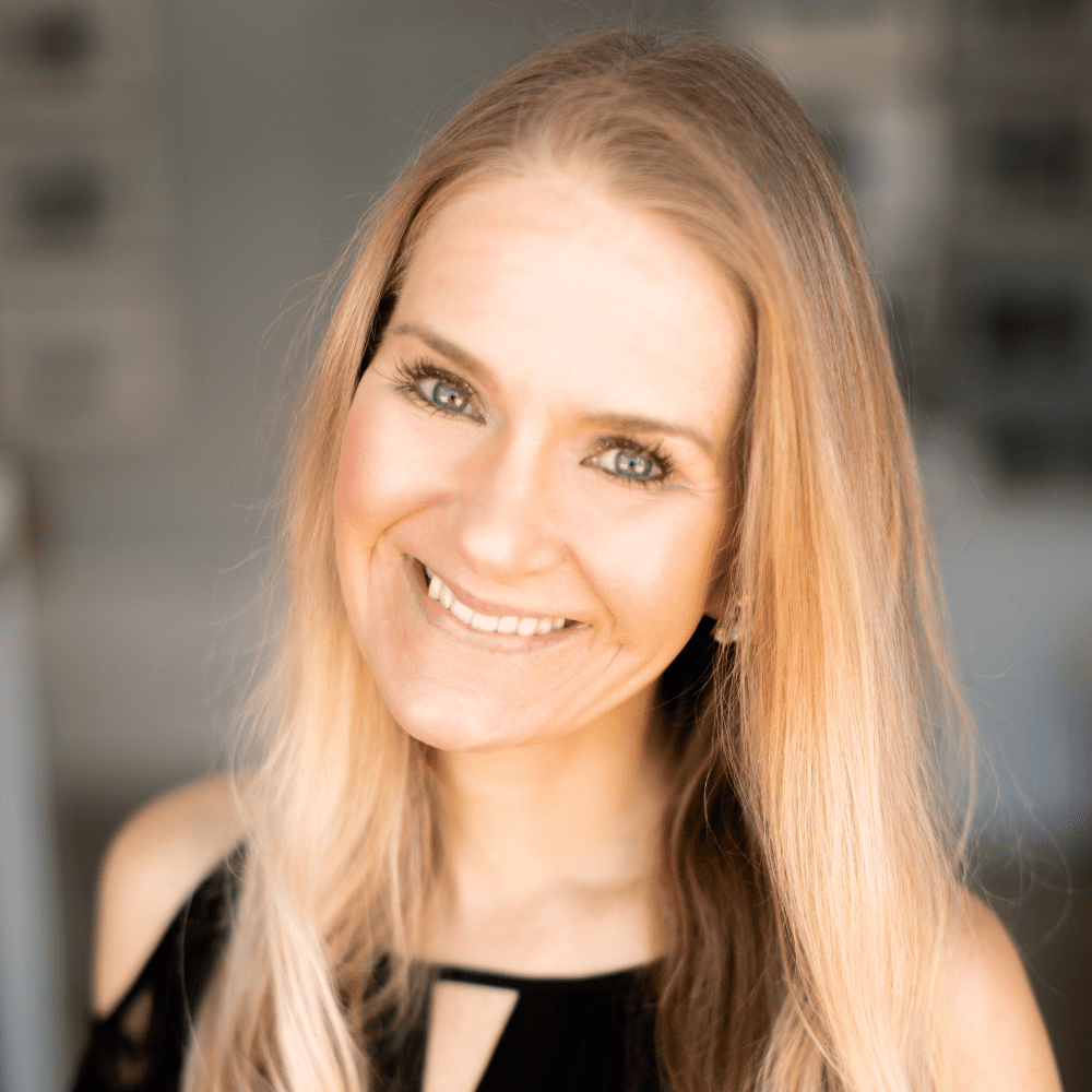 Dr Christiane Schroeter headshot